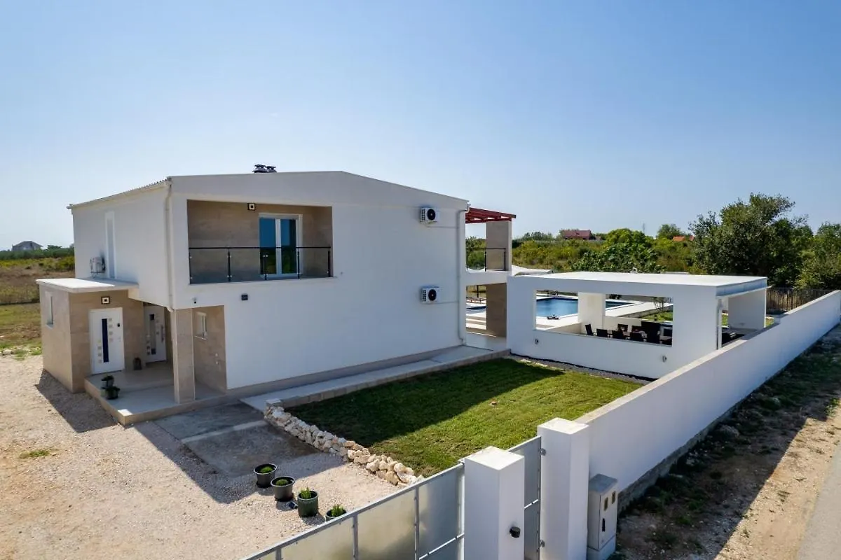 Villa Kotari In Zemunik Gornji - Haus Fuer 10-12 Personen Gornji Zemunik