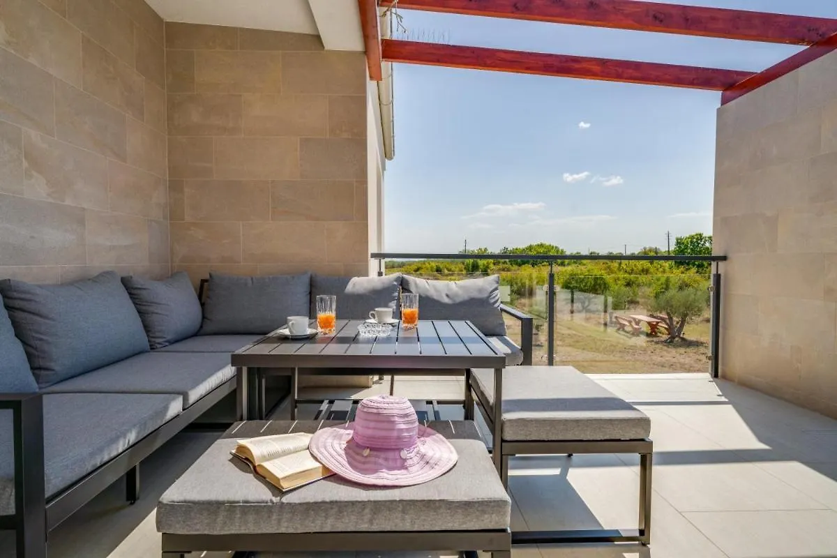 Villa Kotari In Zemunik Gornji - Haus Fuer 10-12 Personen