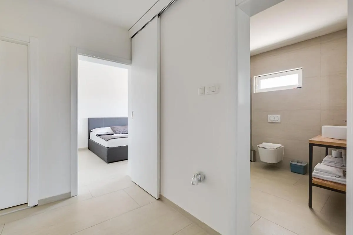 Villa Kotari In Zemunik Gornji - Haus Fuer 10-12 Personen Gornji Zemunik Croatia