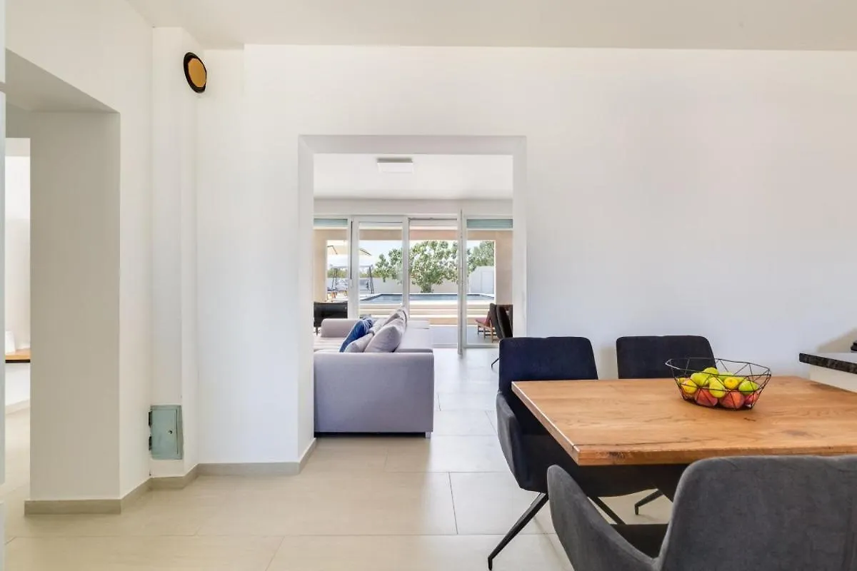 Villa Kotari In Zemunik Gornji - Haus Fuer 10-12 Personen Gornji Zemunik Croatia