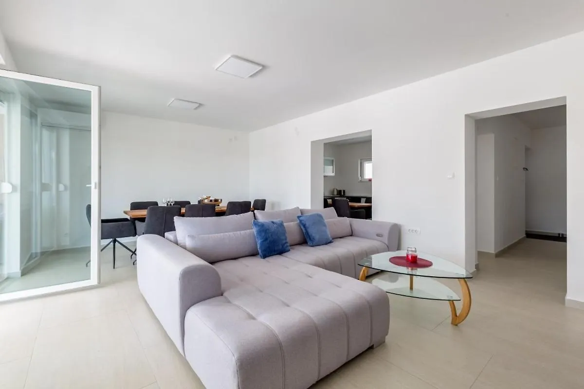 Villa Kotari In Zemunik Gornji - Haus Fuer 10-12 Personen Gornji Zemunik Croatia