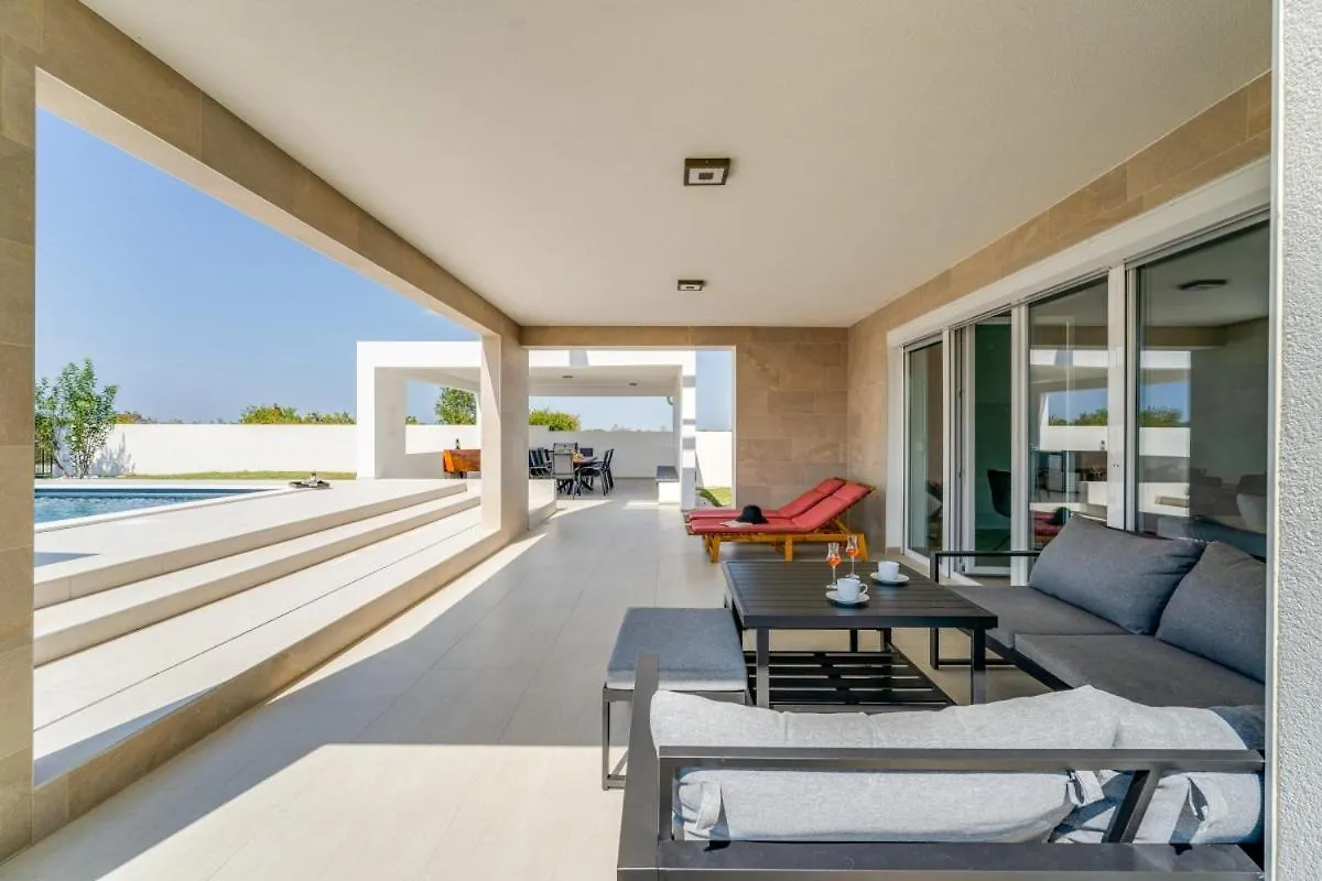 Villa Kotari In Zemunik Gornji - Haus Fuer 10-12 Personen Gornji Zemunik Croatia
